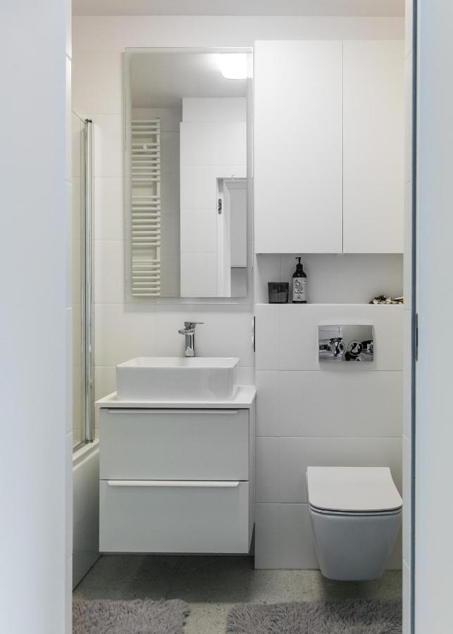 Tree&Lake Apartament Warszawa Зобки Екстериор снимка