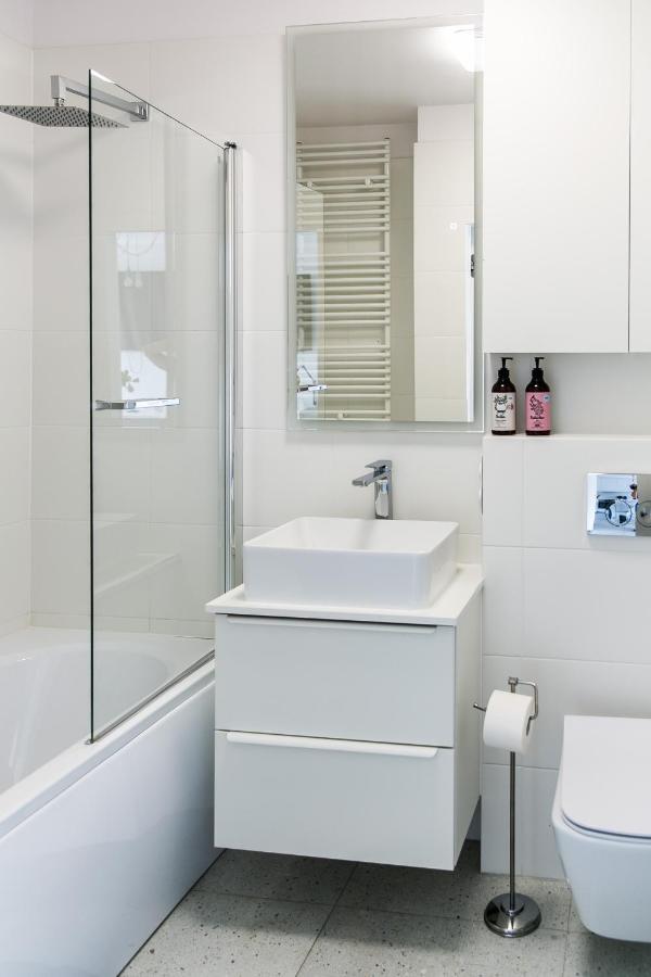 Tree&Lake Apartament Warszawa Зобки Екстериор снимка